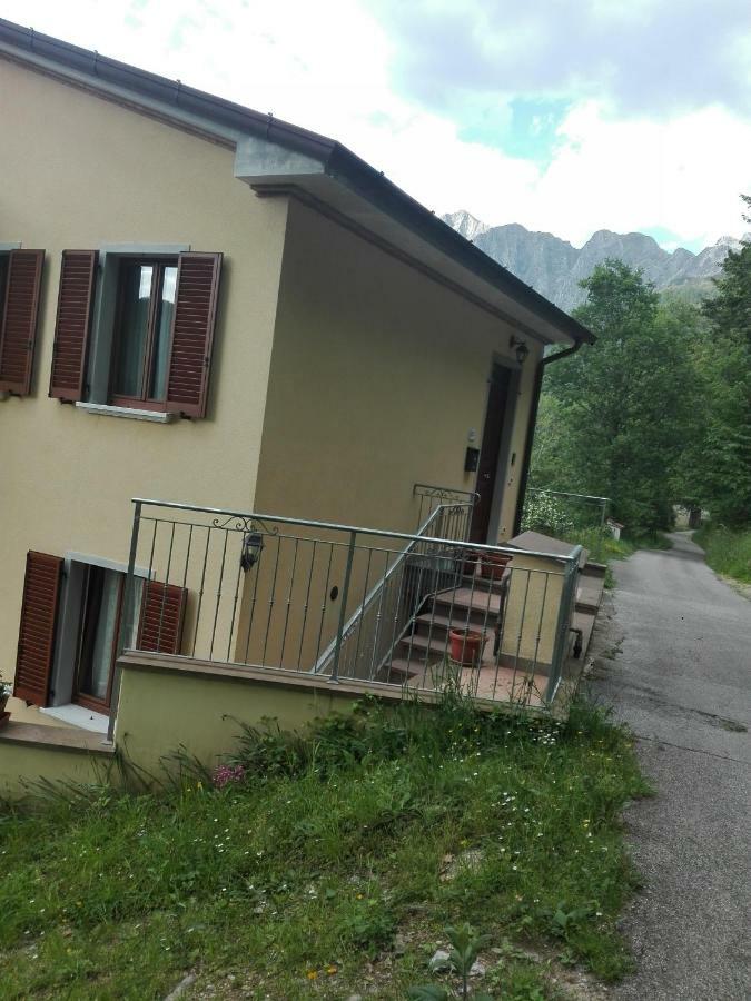 Monti Mare Villa Seravezza Bagian luar foto